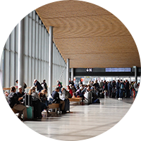 Julkisilla L&auml;nsisatamaan